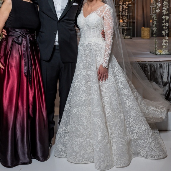 Isabelle Armstrong-Bridal Gown - Picture 2 of 2